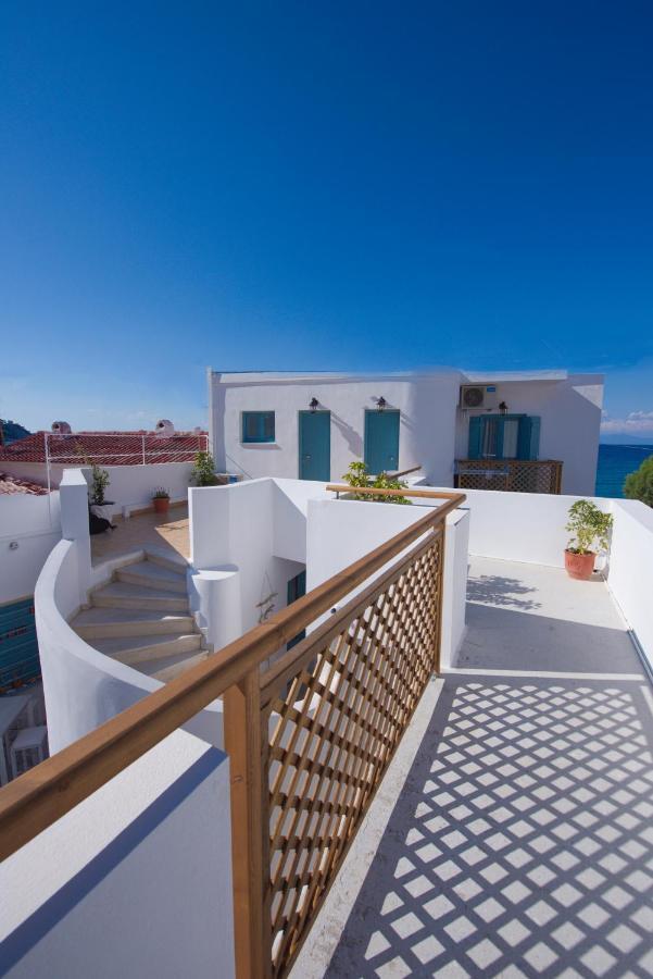 Vesper Aparthotel Kokkari Exterior photo